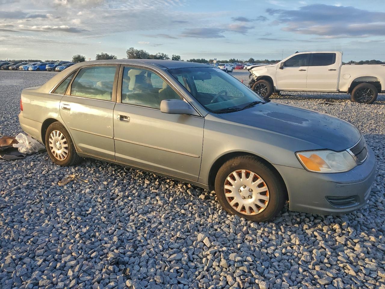2000 TOYOTA Avalon