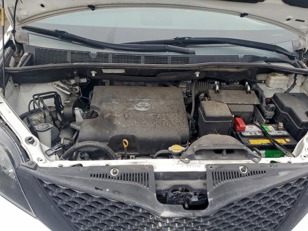 2014 TOYOTA SIENNA