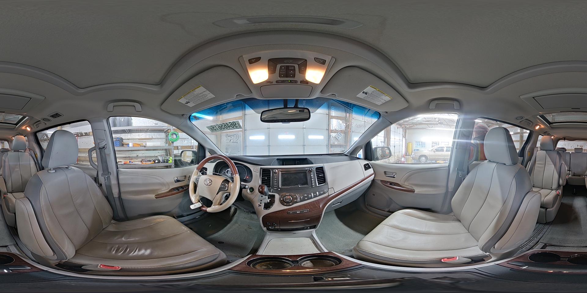 2014 TOYOTA SIENNA