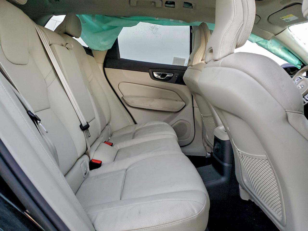 2024 VOLVO XC60