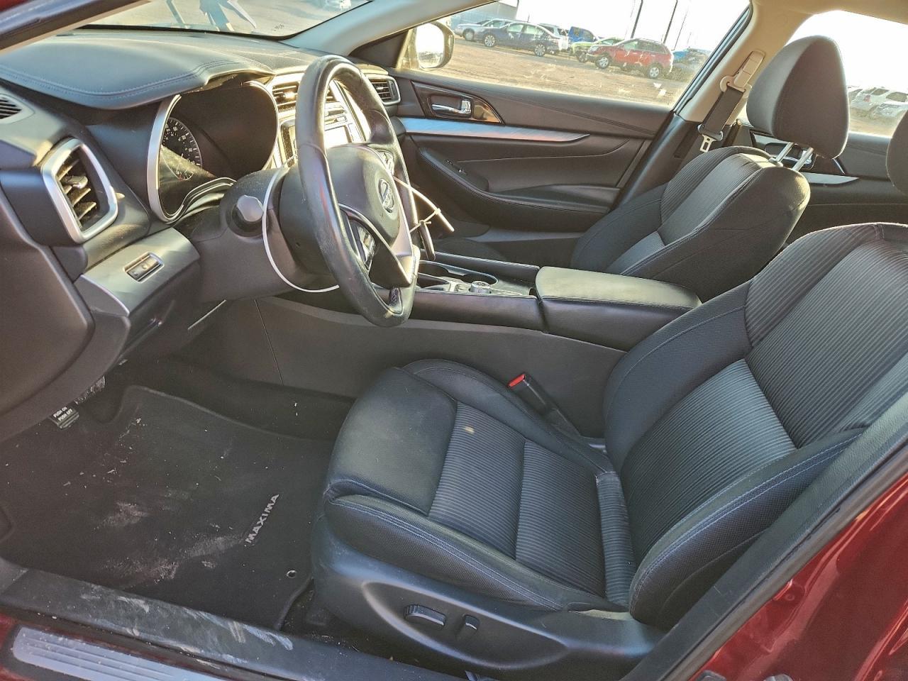 2017 NISSAN Maxima