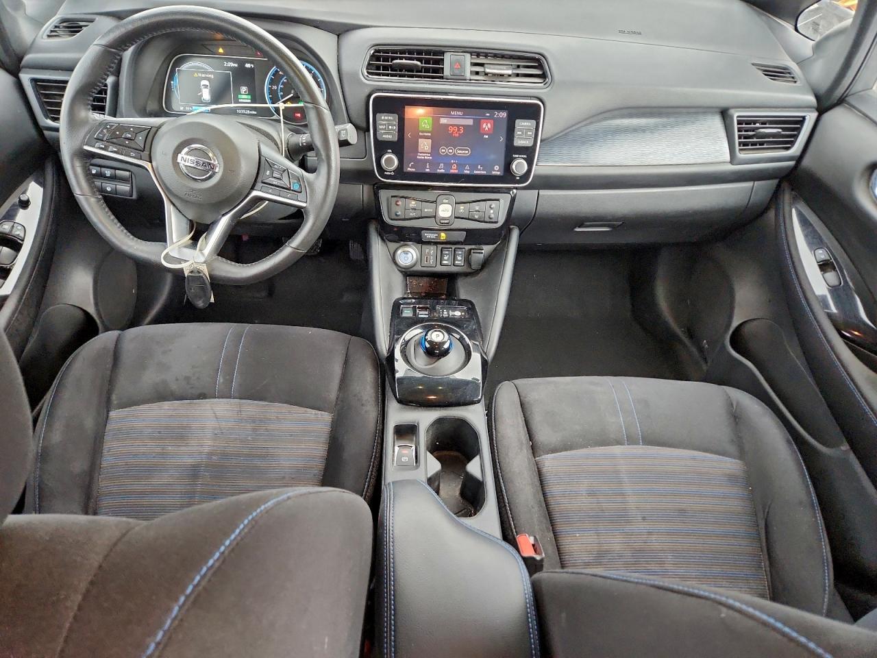 2022 NISSAN LEAF