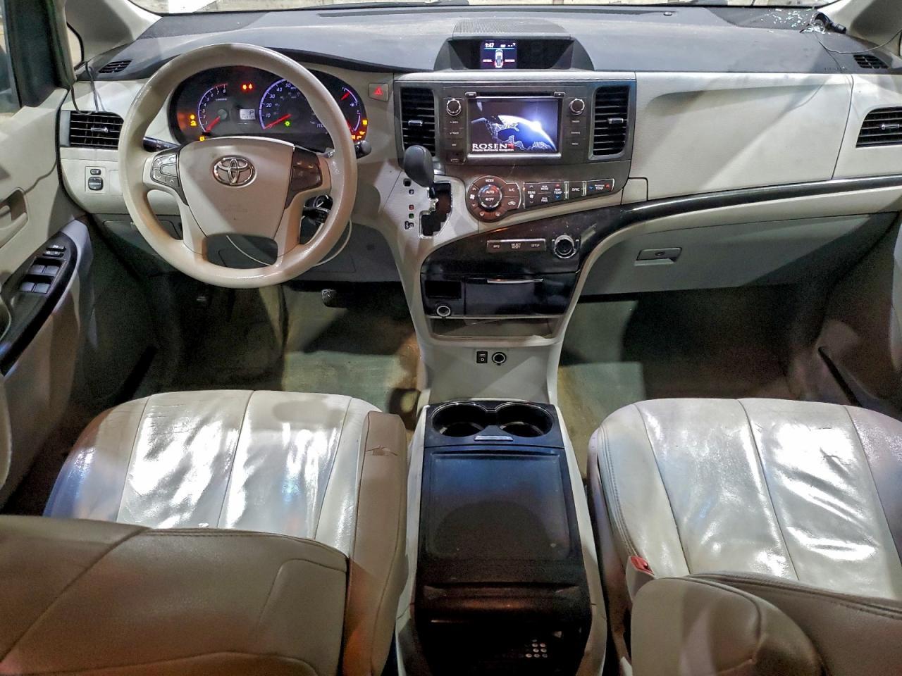 2013 TOYOTA SIENNA