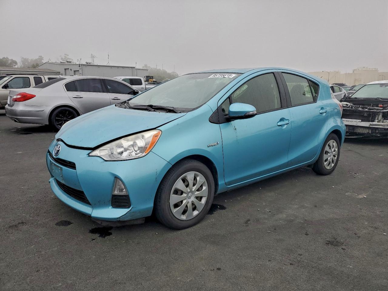 2013 TOYOTA Prius c