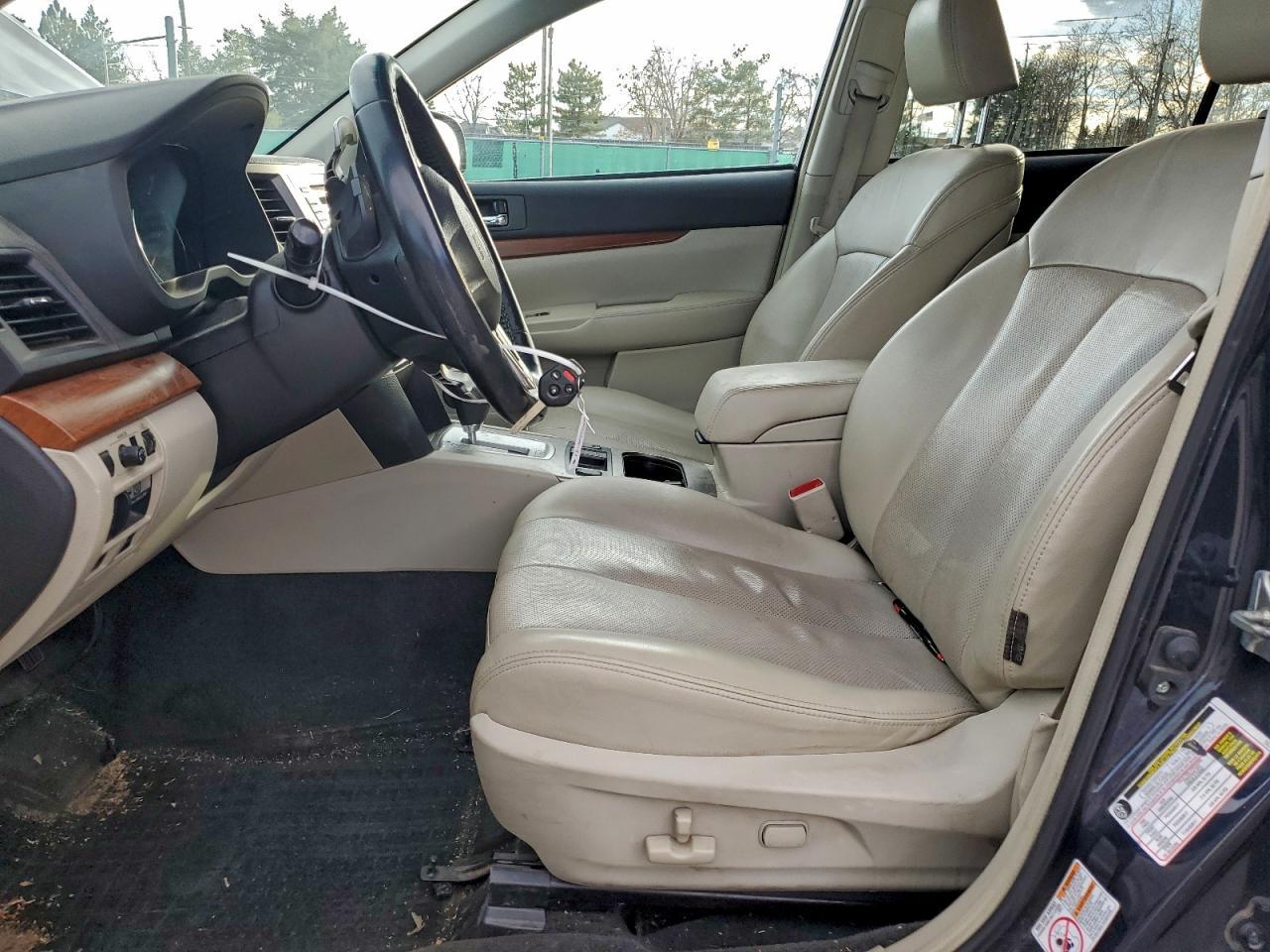 2013 SUBARU Outback