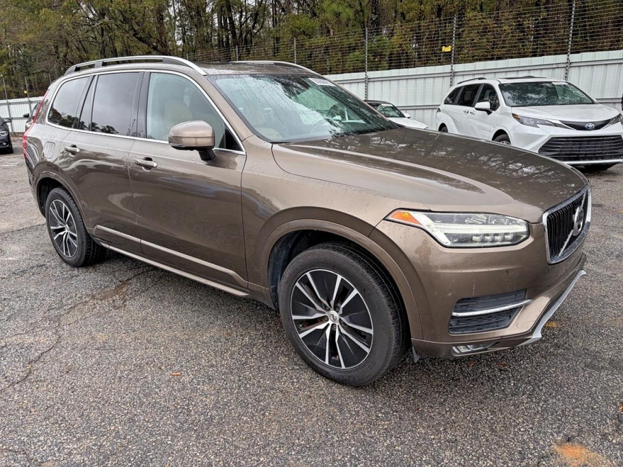 2017 VOLVO XC90