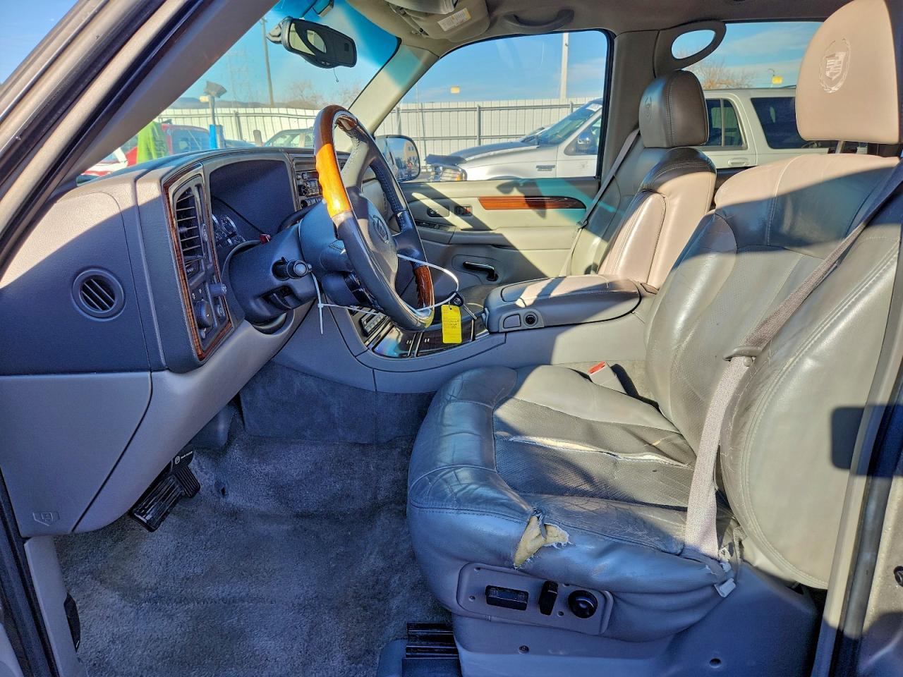 2002 CADILLAC ESCALADE