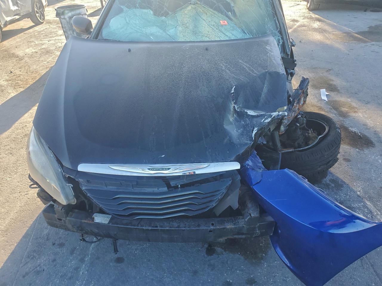 2013 CHRYSLER 200