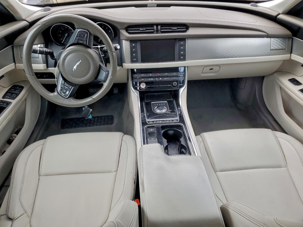 2017 JAGUAR XF