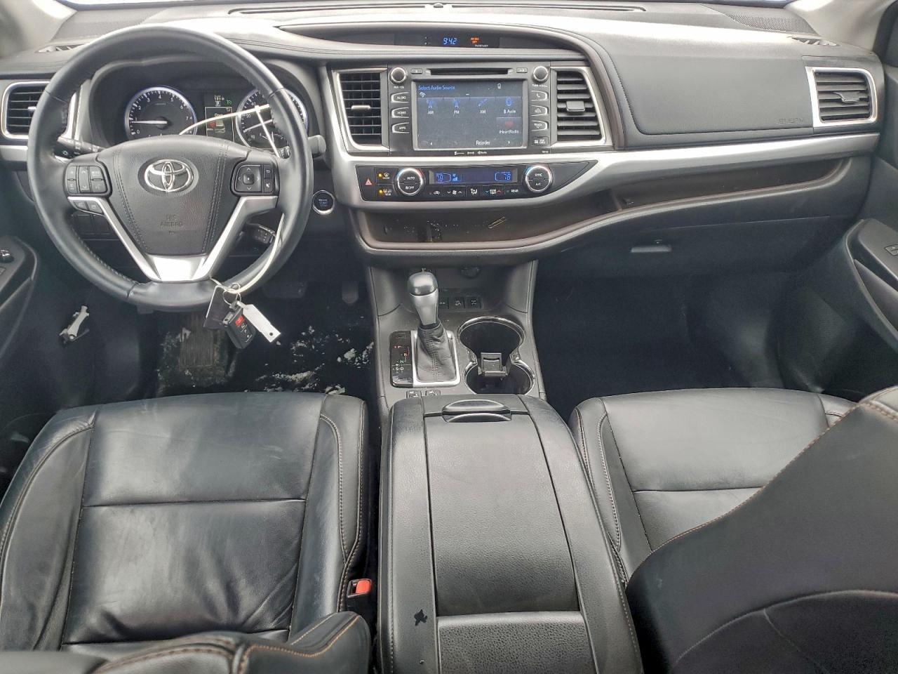 2016 TOYOTA HIGHLANDER