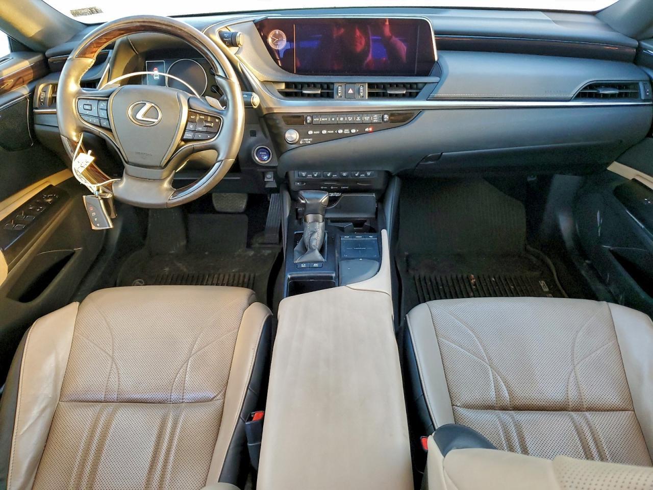 2021 LEXUS ES 300H
