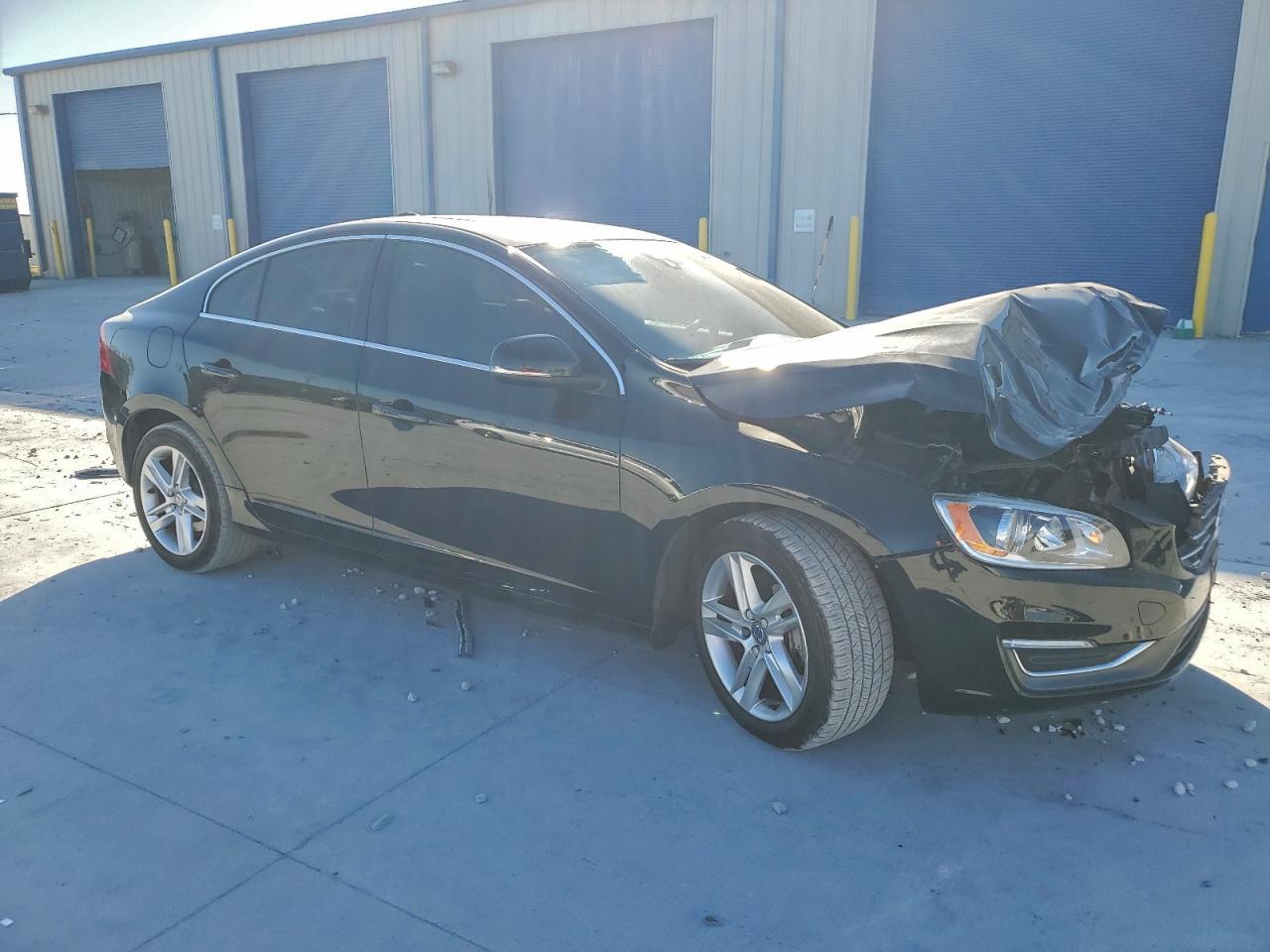 2015 VOLVO S60
