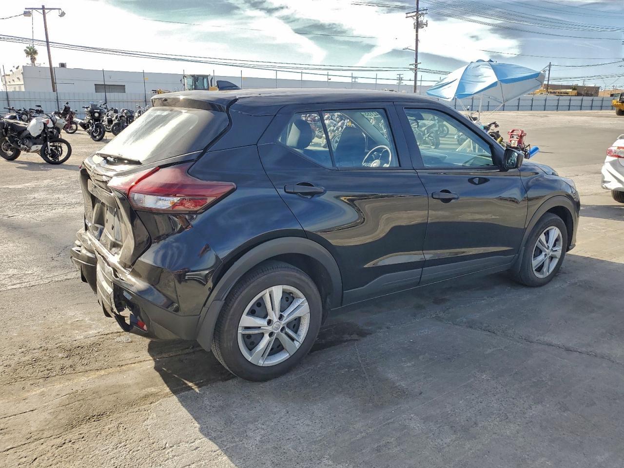 2024 NISSAN KICKS