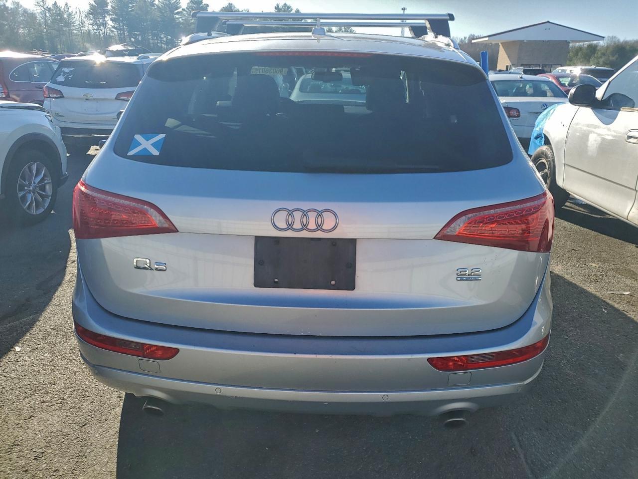 2010 AUDI Q5