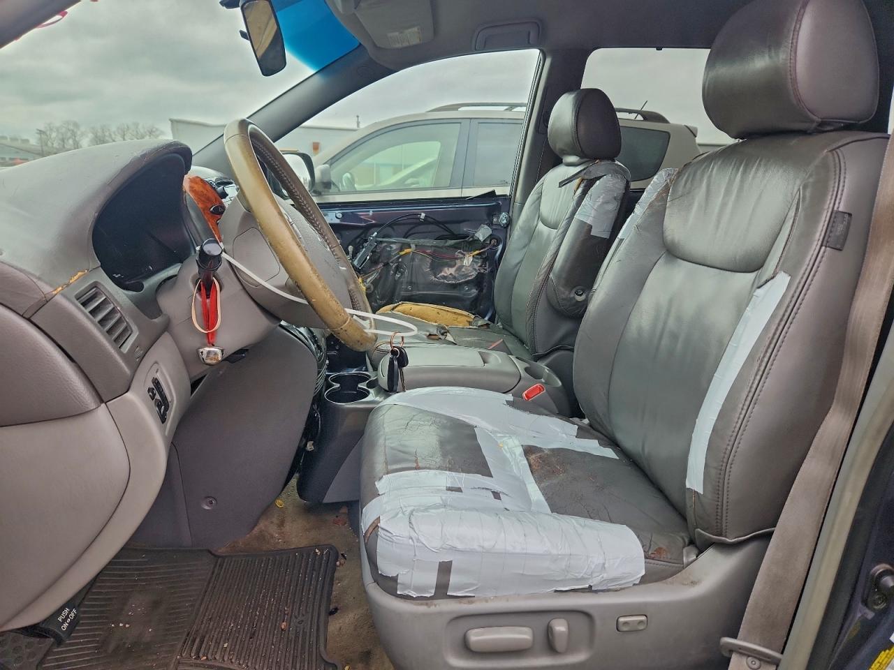 2006 TOYOTA SIENNA
