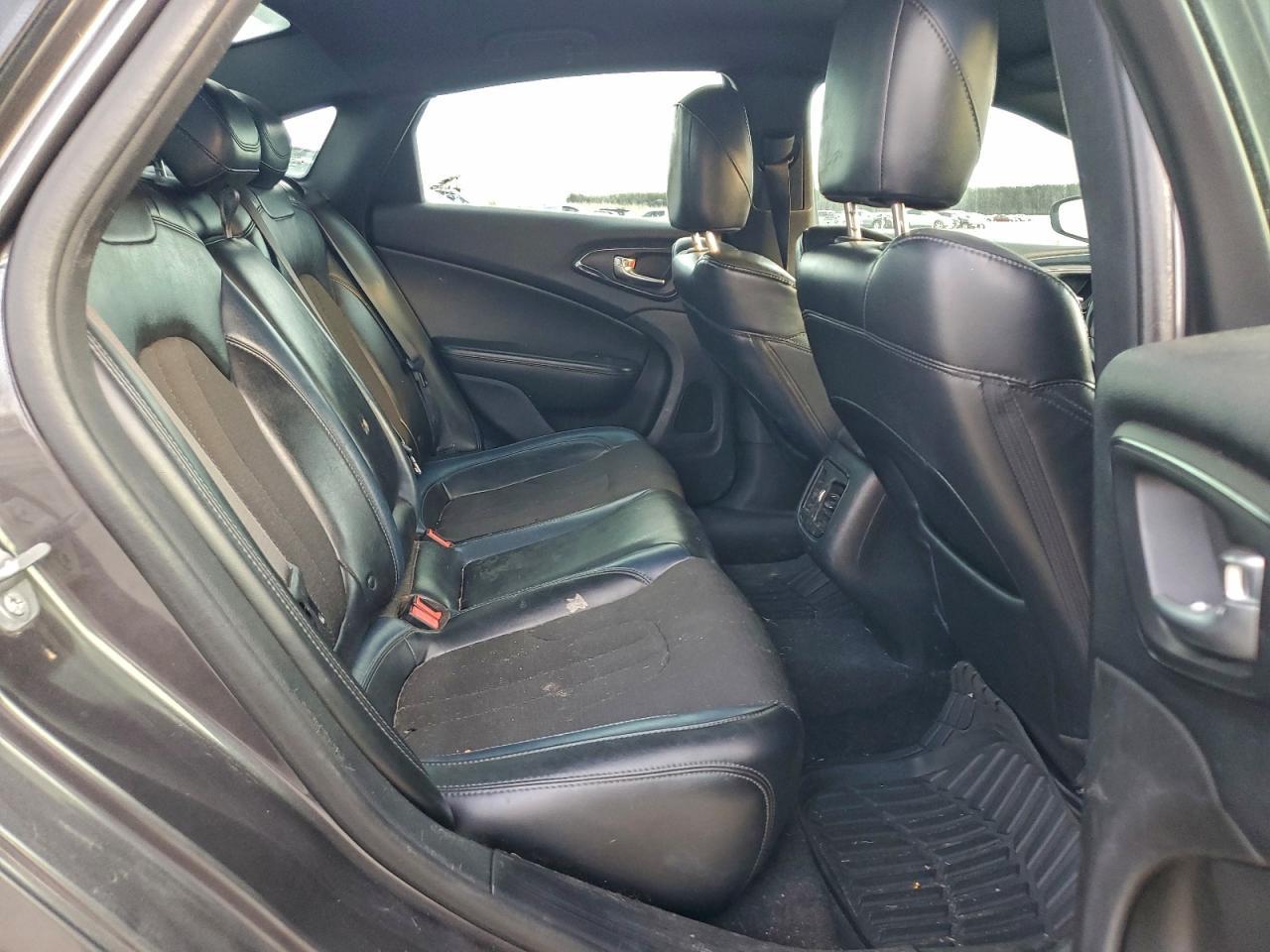 2015 CHRYSLER 200