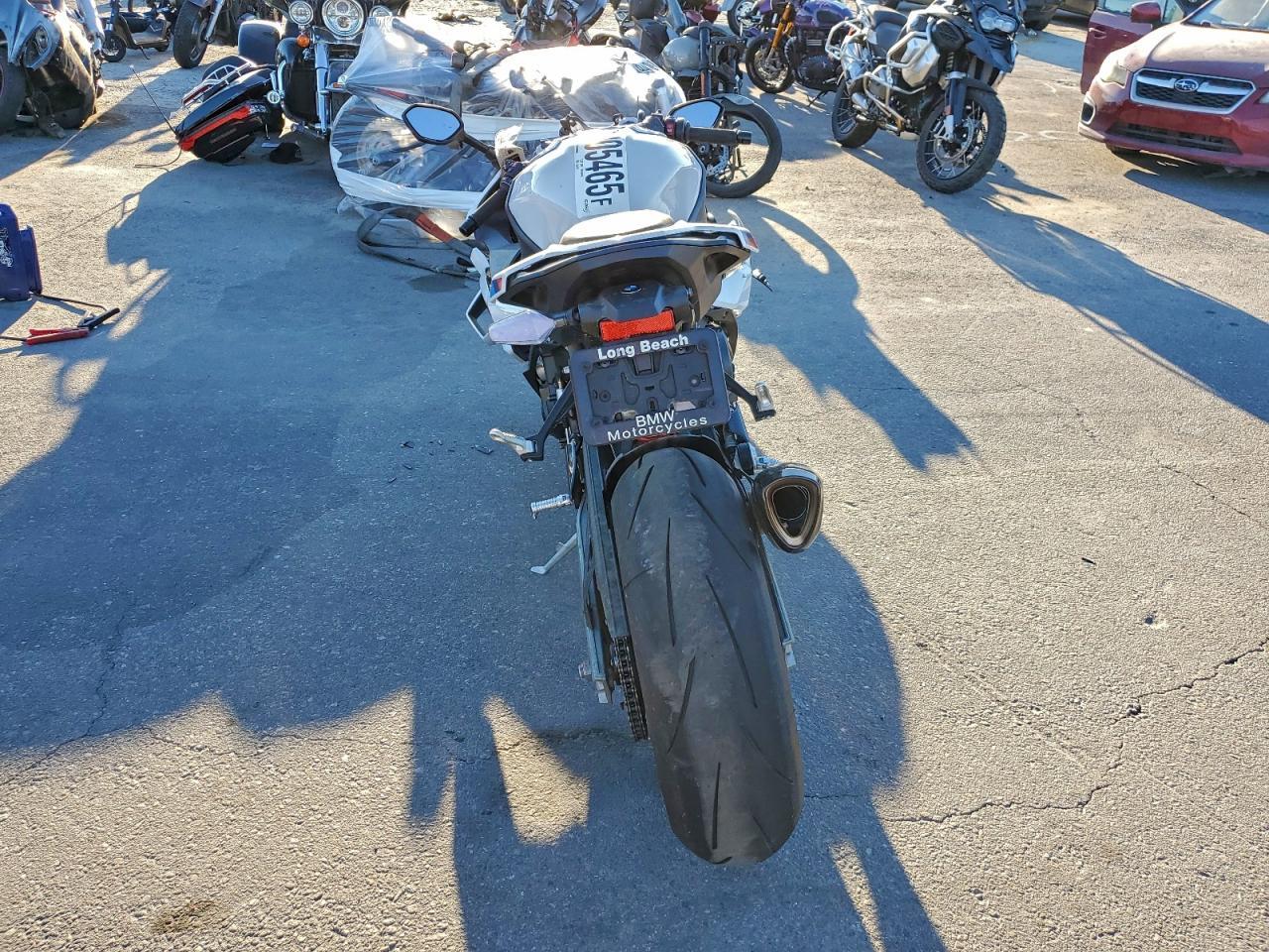 2025 BMW S 1000