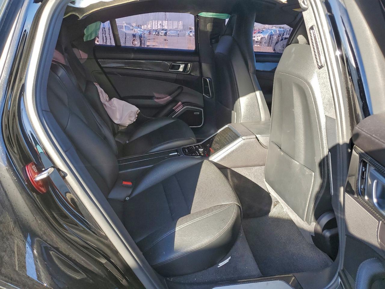 2018 PORSCHE Panamera