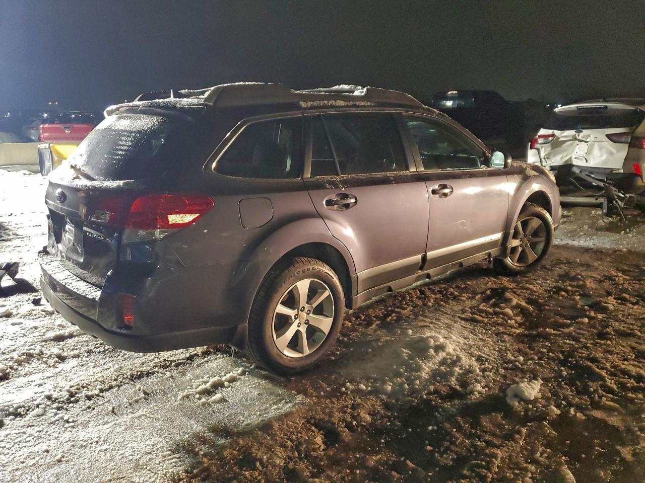 2014 SUBARU Outback