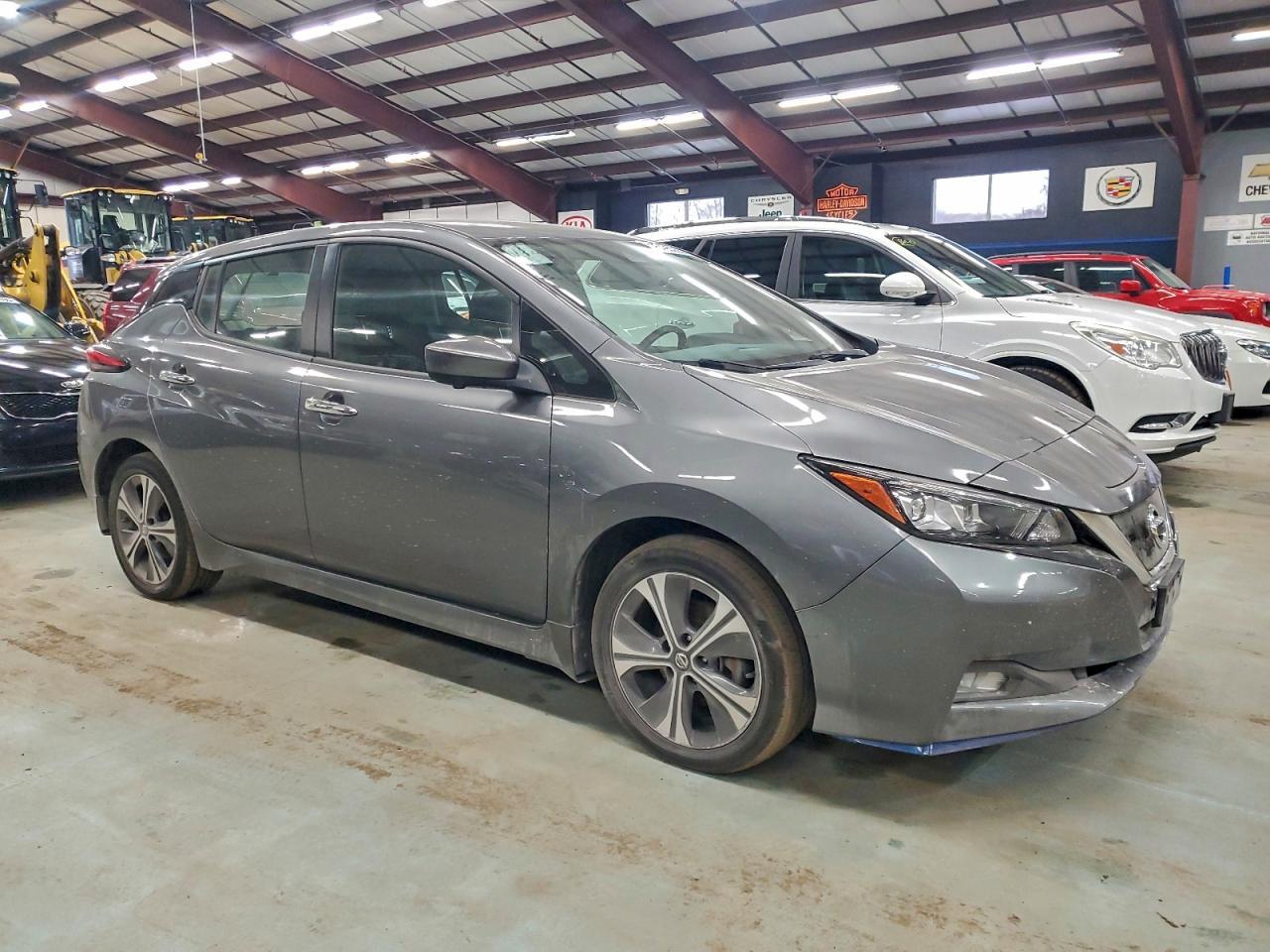 2022 NISSAN LEAF