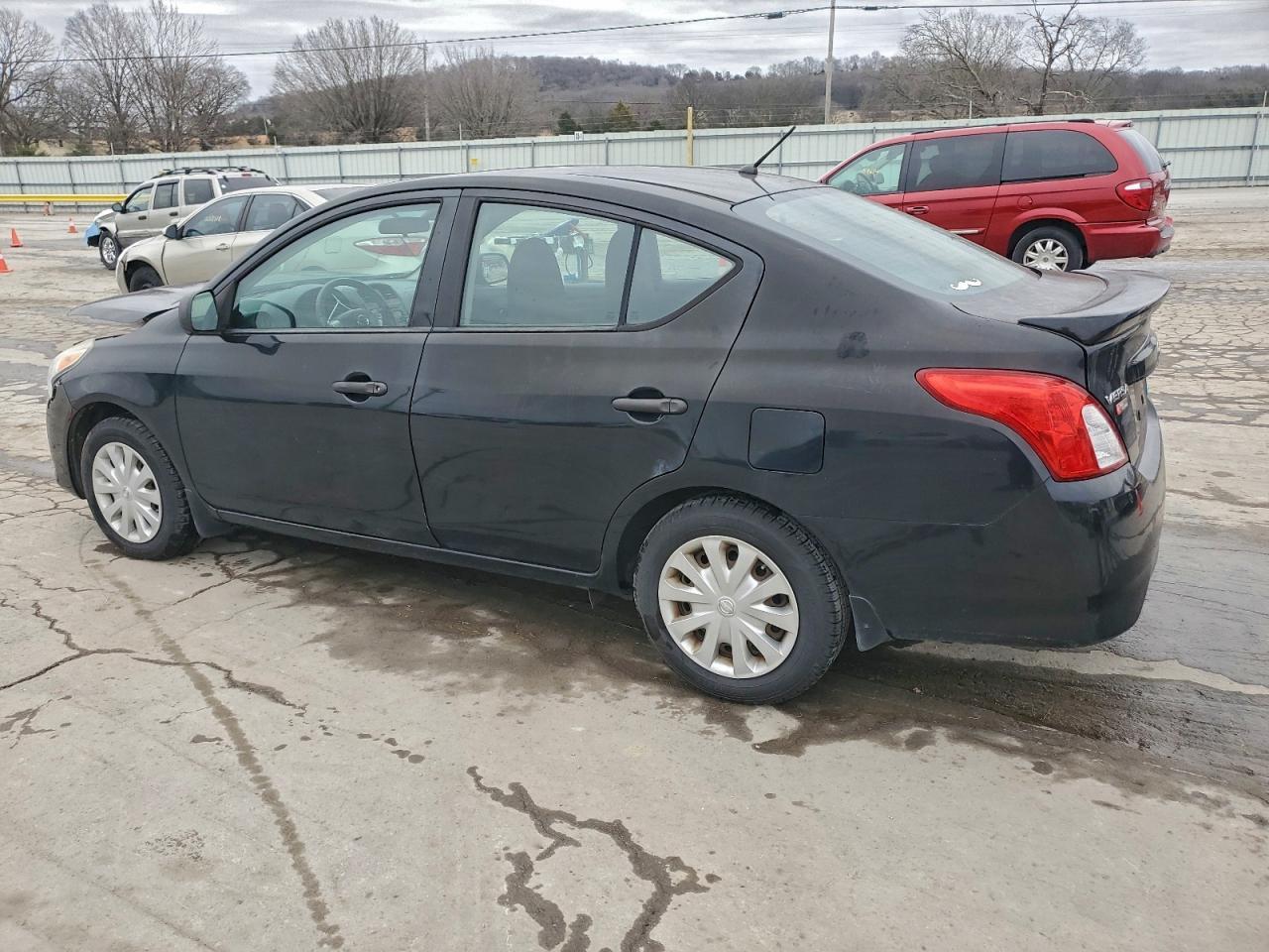 2015 NISSAN VERSA