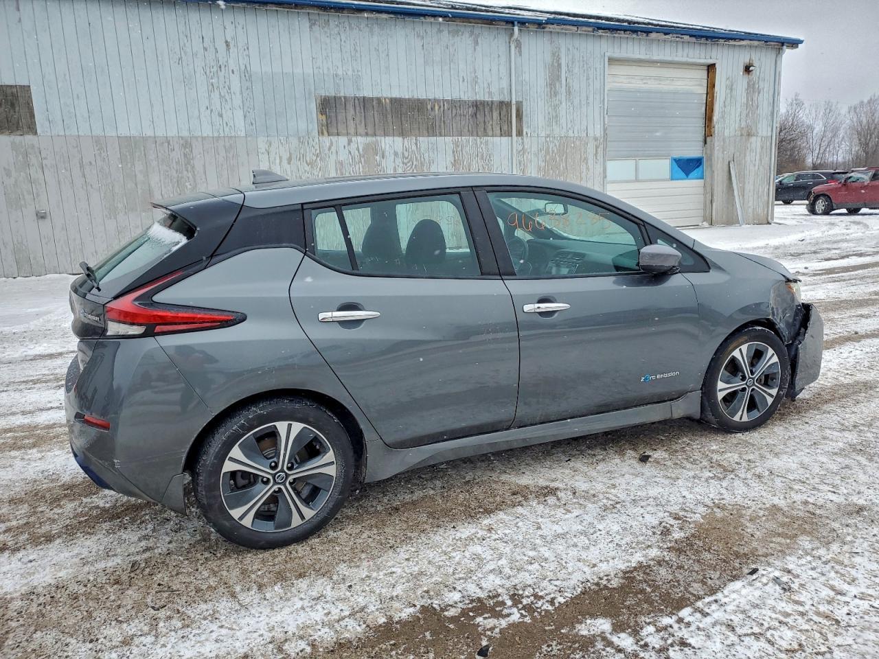 2018 NISSAN LEAF