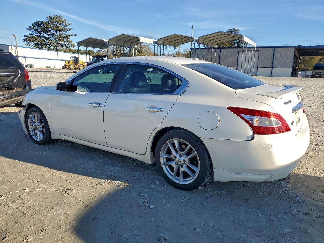 2011 NISSAN Maxima