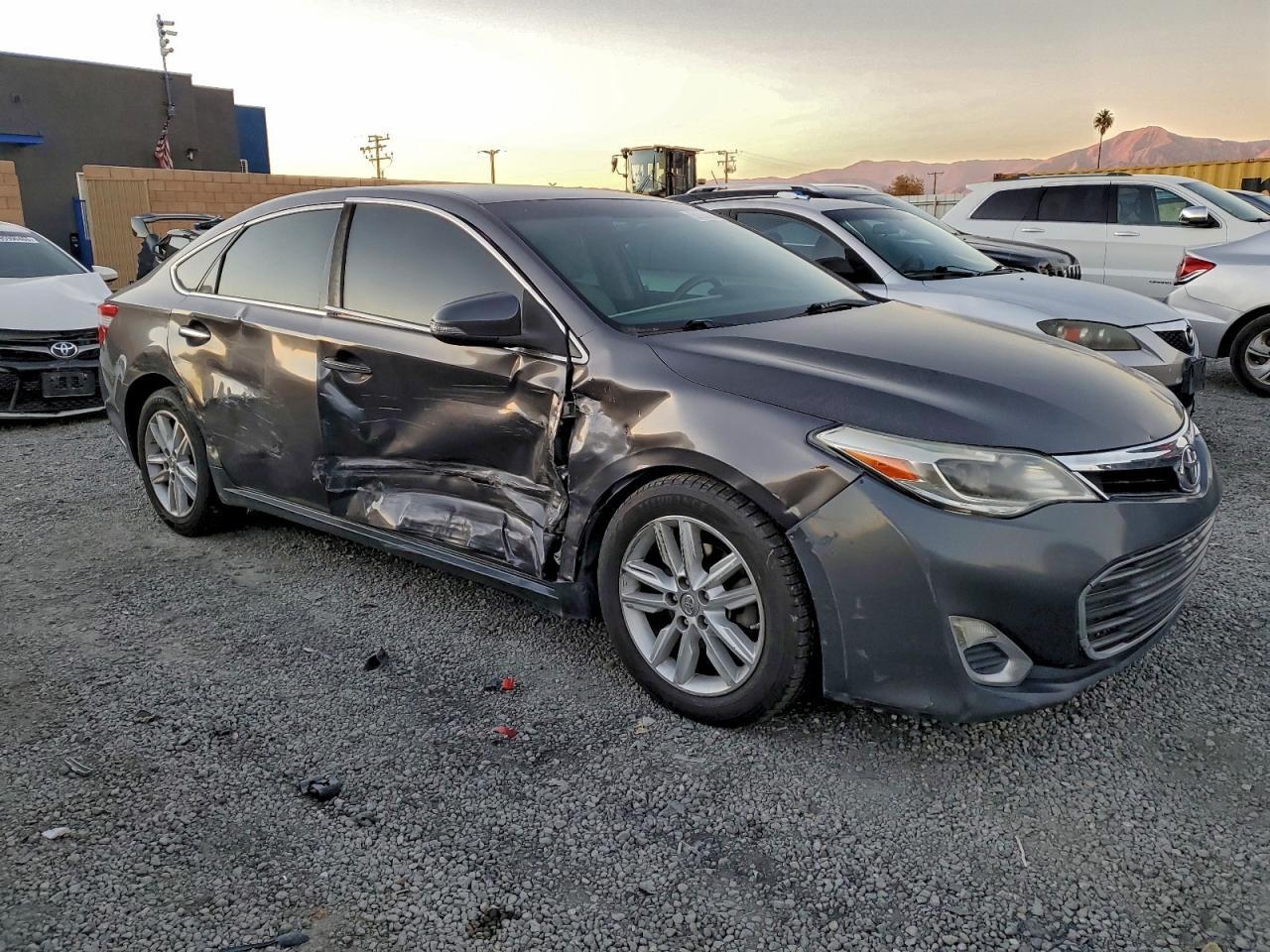 2014 TOYOTA Avalon