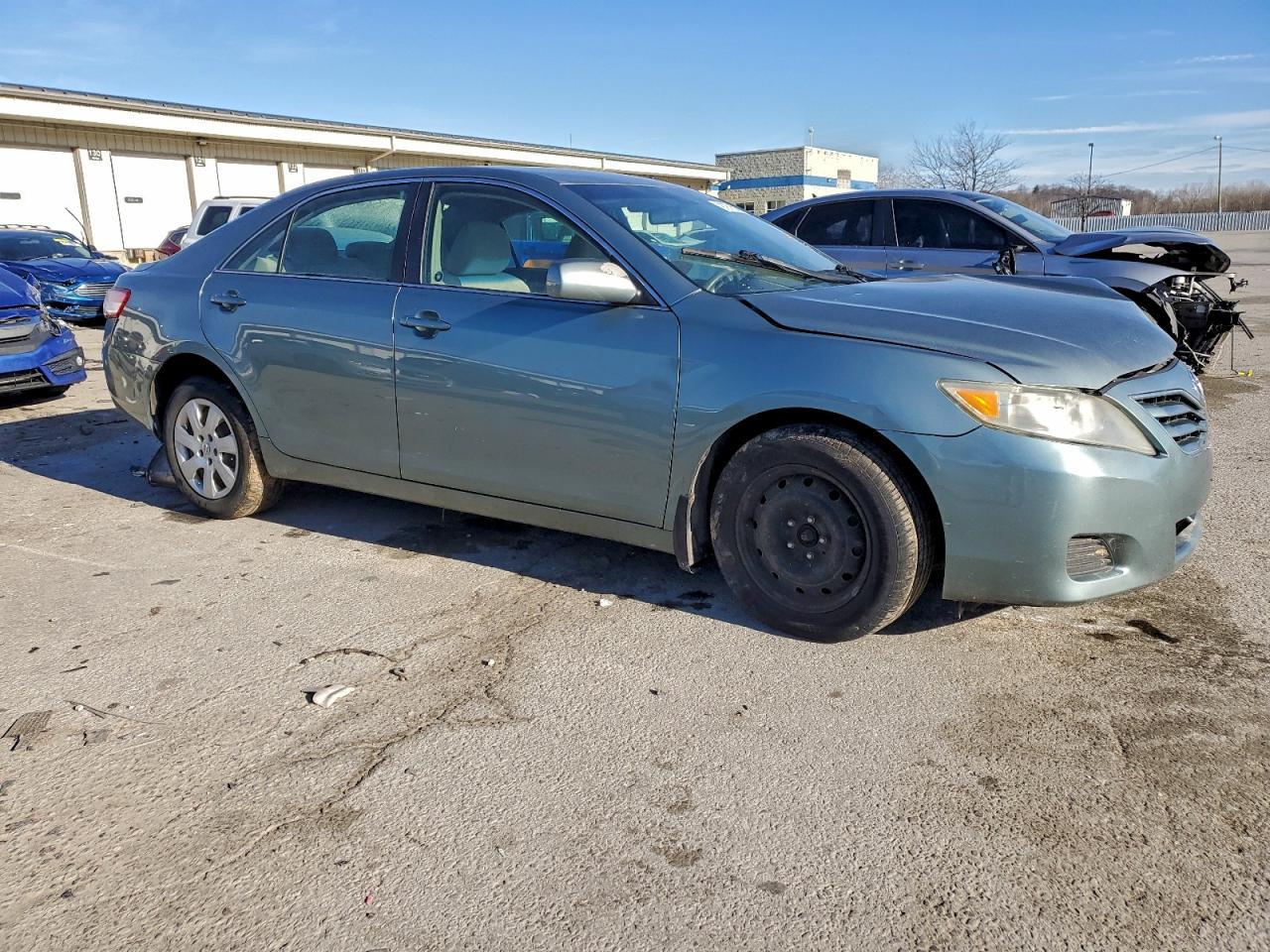 2011 TOYOTA CAMRY
