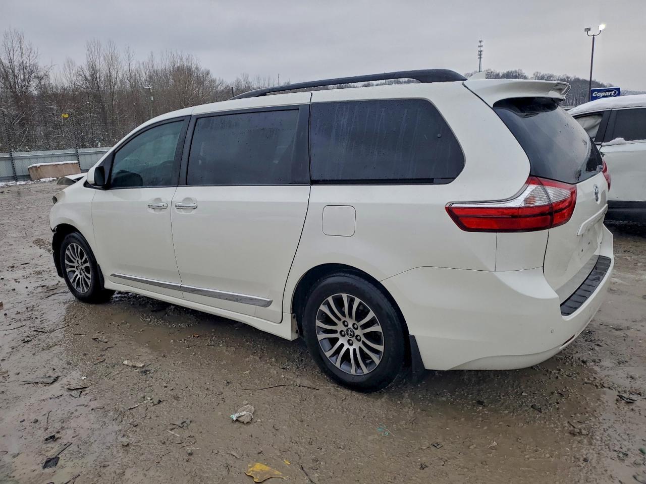 2019 TOYOTA SIENNA