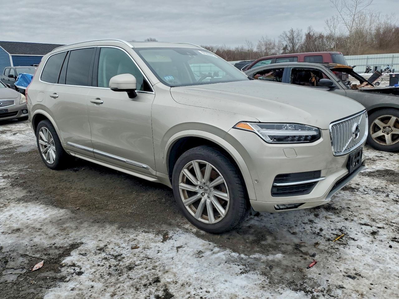 2016 VOLVO XC90