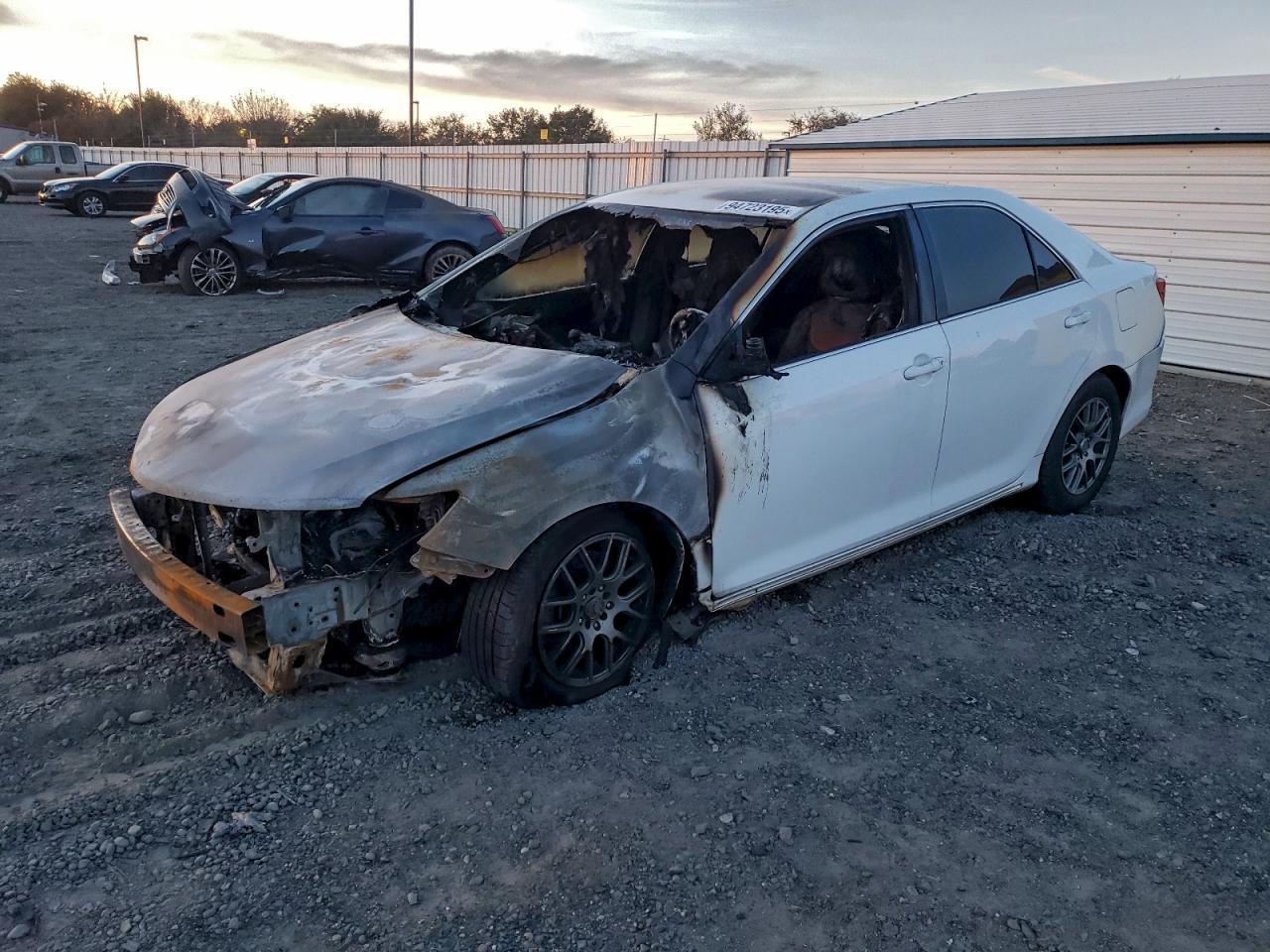 2013 TOYOTA CAMRY