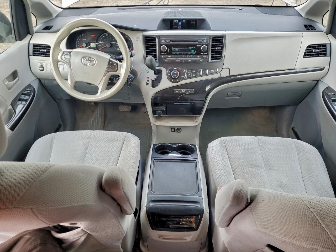 2014 TOYOTA SIENNA