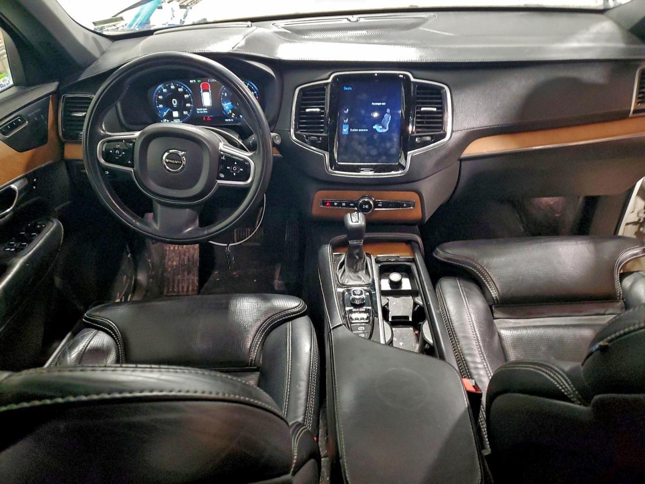 2019 VOLVO XC90