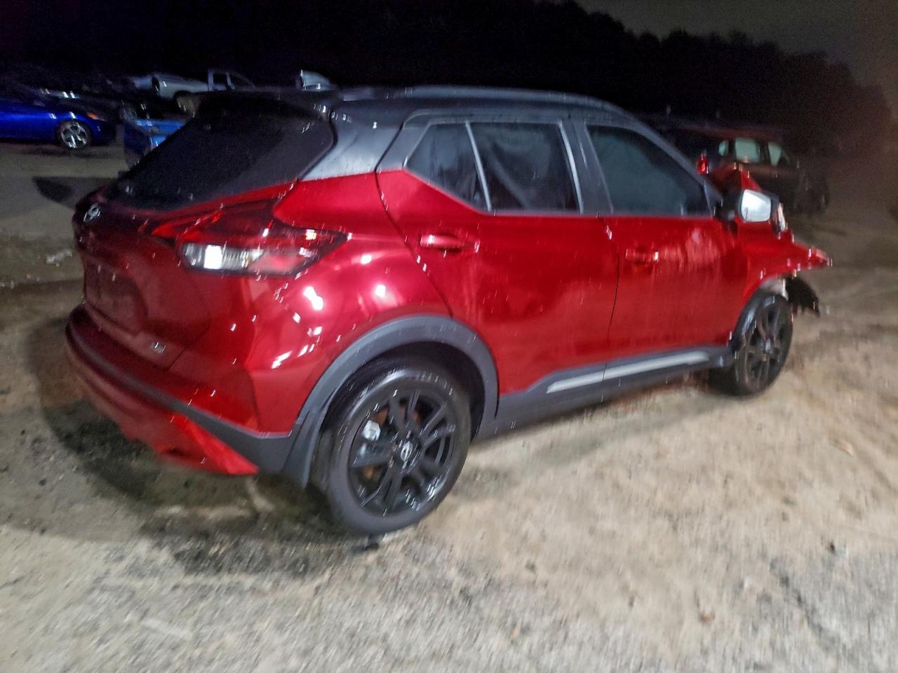 2024 NISSAN KICKS