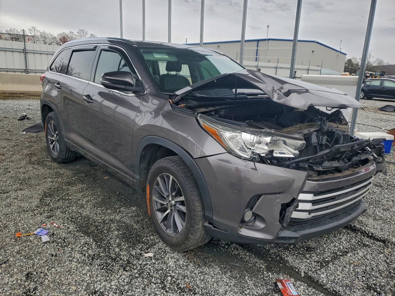 2017 TOYOTA HIGHLANDER