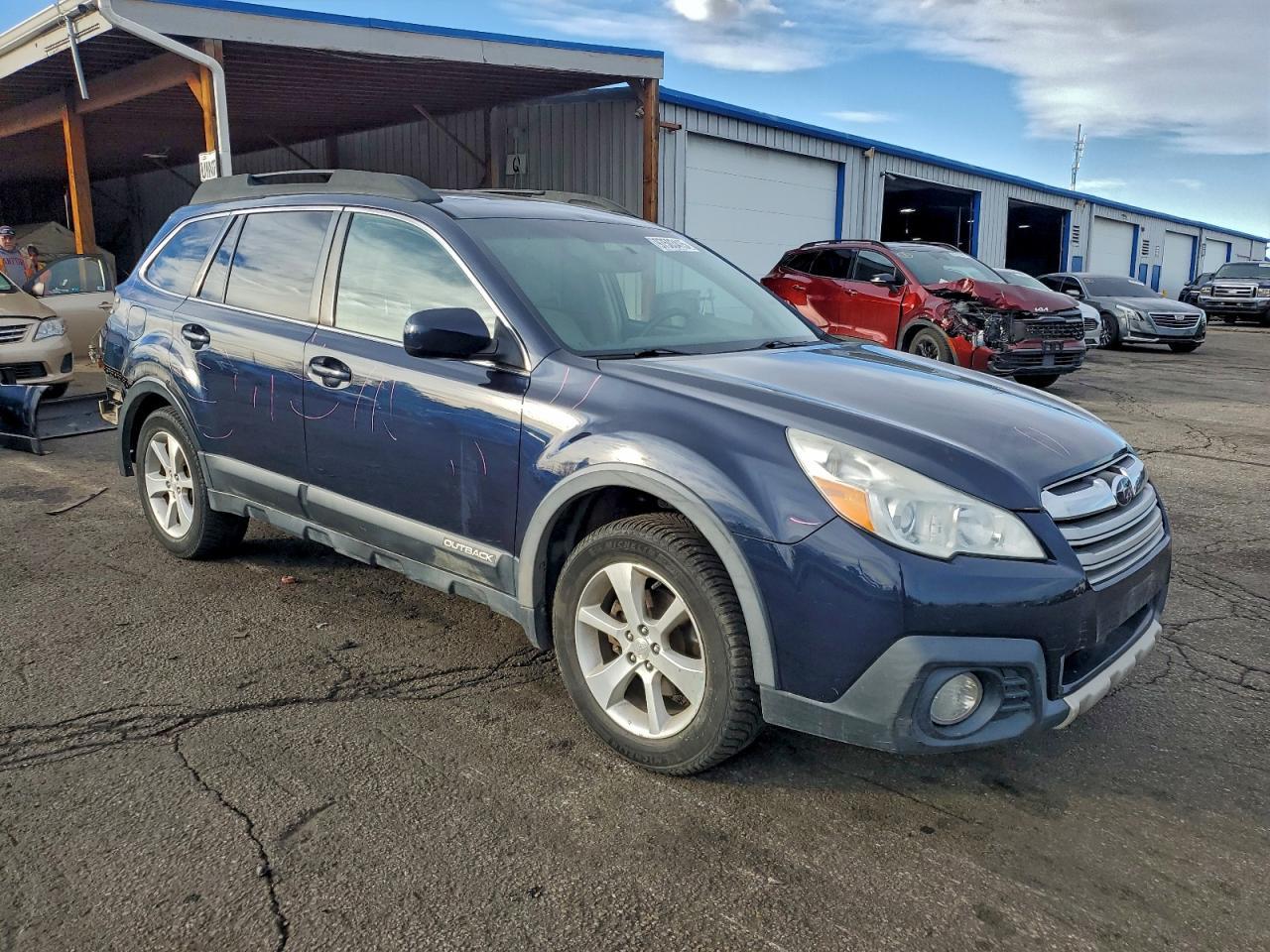 2013 SUBARU Outback