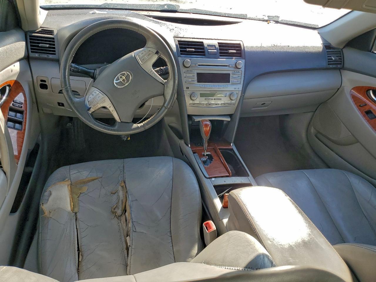 2011 TOYOTA CAMRY