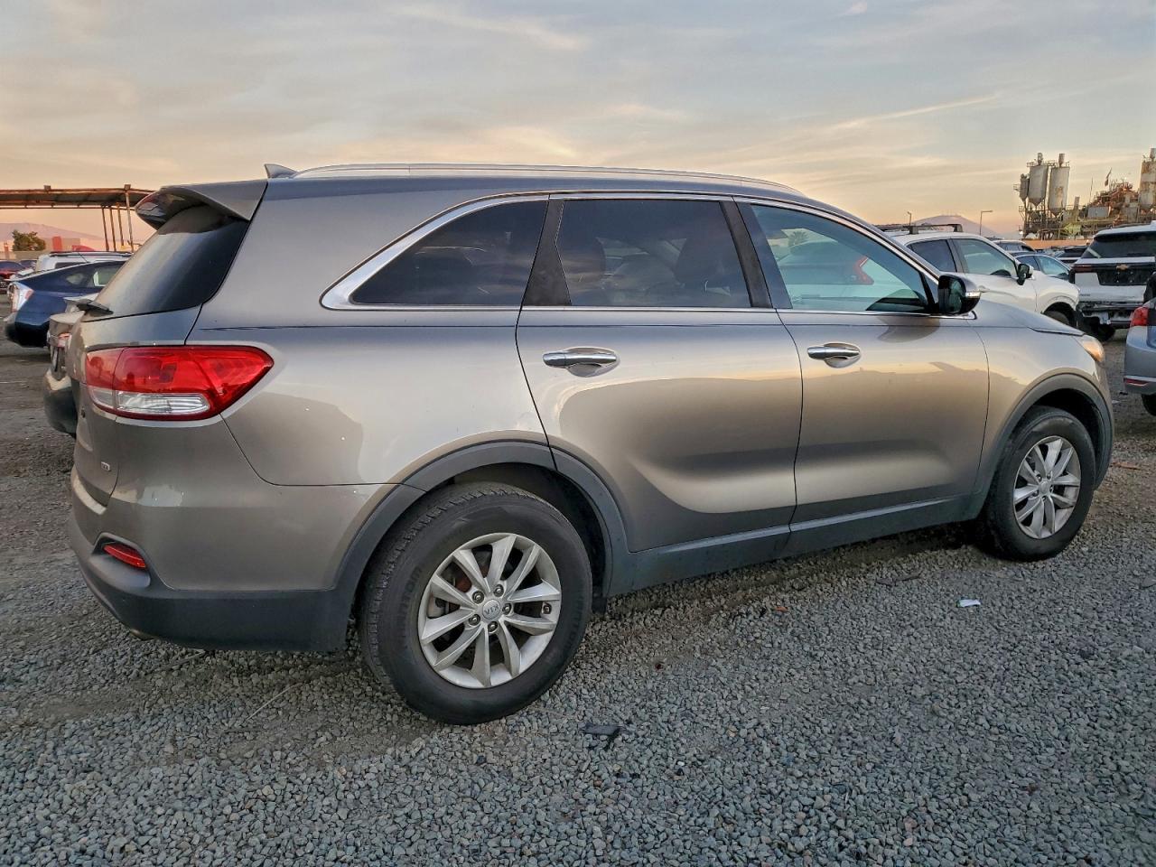 2016 KIA SORENTO