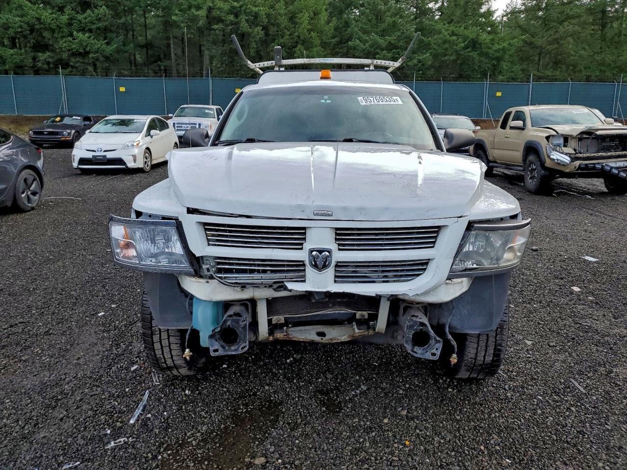 2010 DODGE Dakota