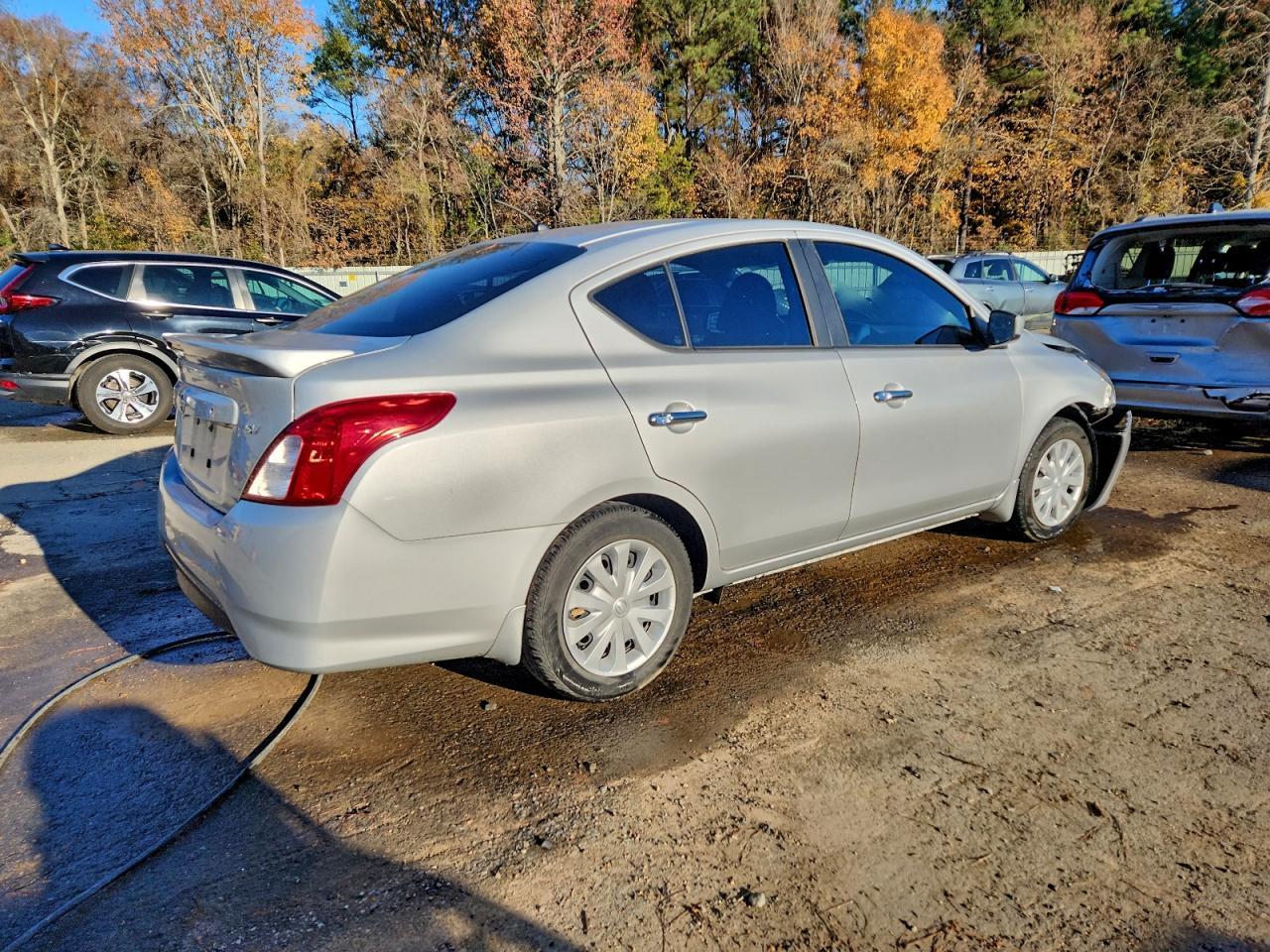 2017 NISSAN VERSA