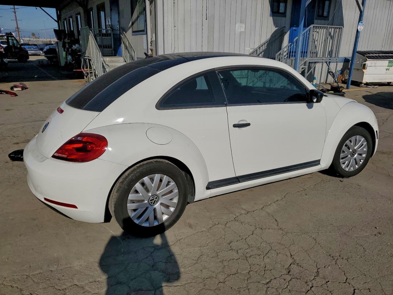 2012 VOLKSWAGEN Beetle