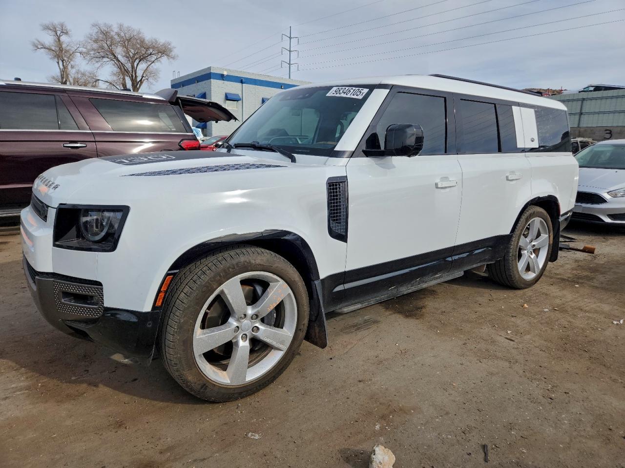 2024 LAND ROVER Defender