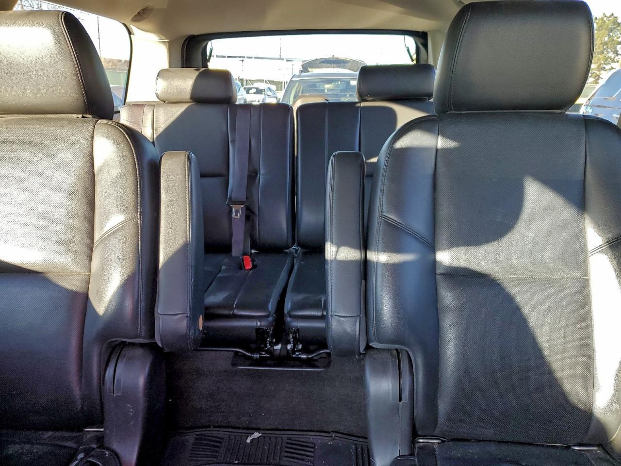 2014 CHEVROLET Suburban