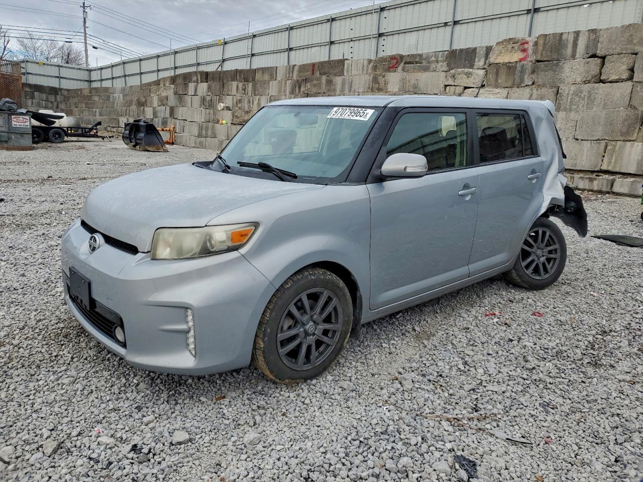 2013 TOYOTA SCION
