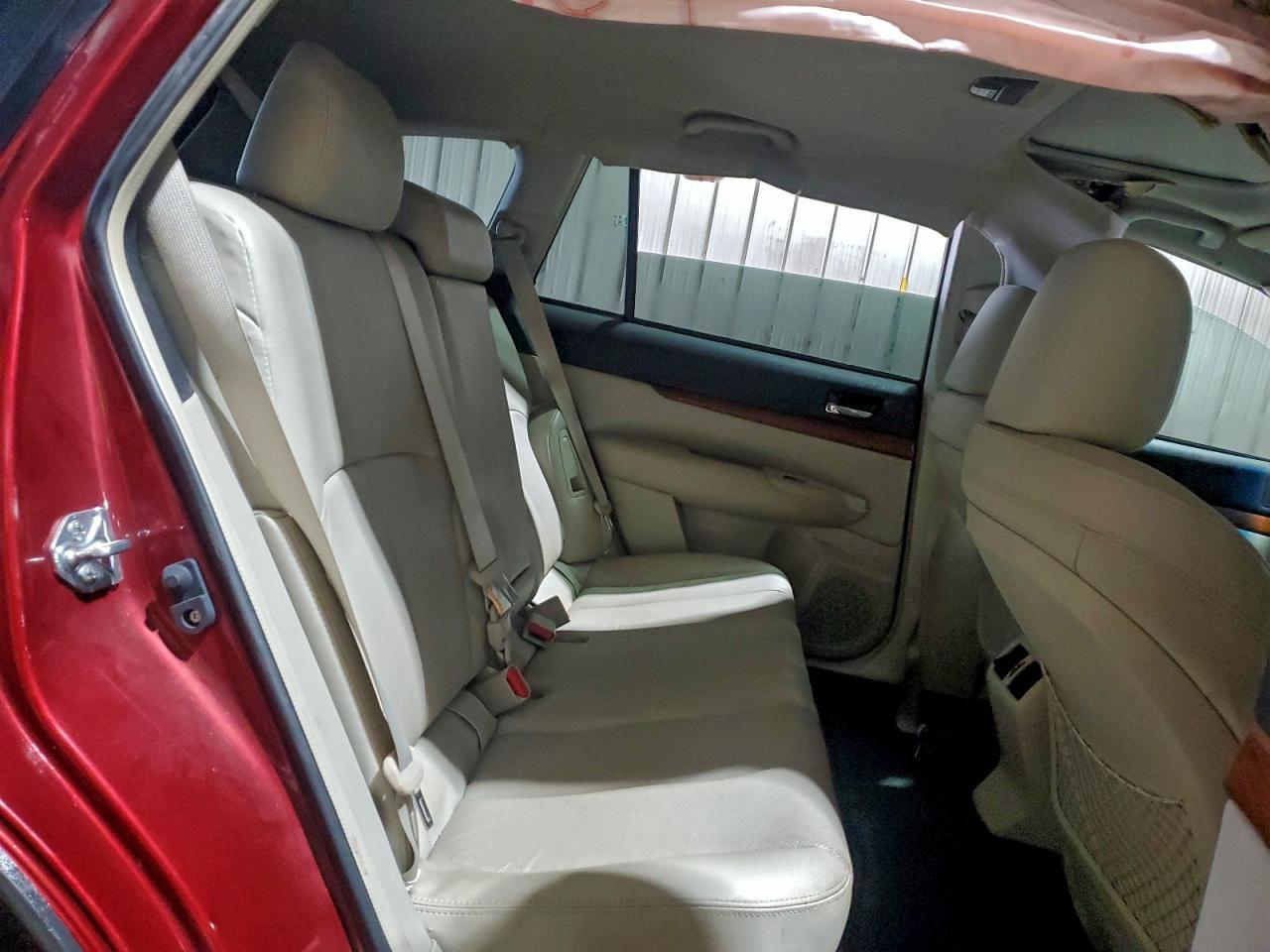2013 SUBARU Outback