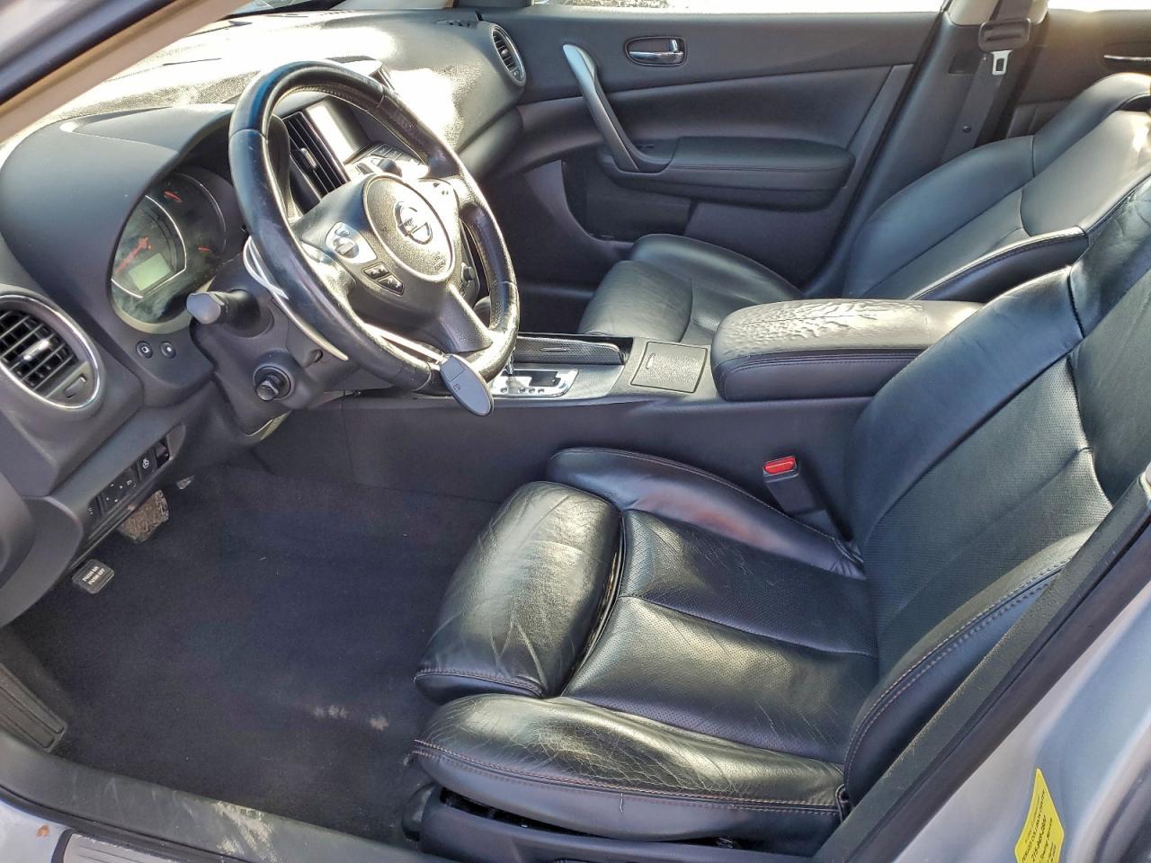 2010 NISSAN Maxima