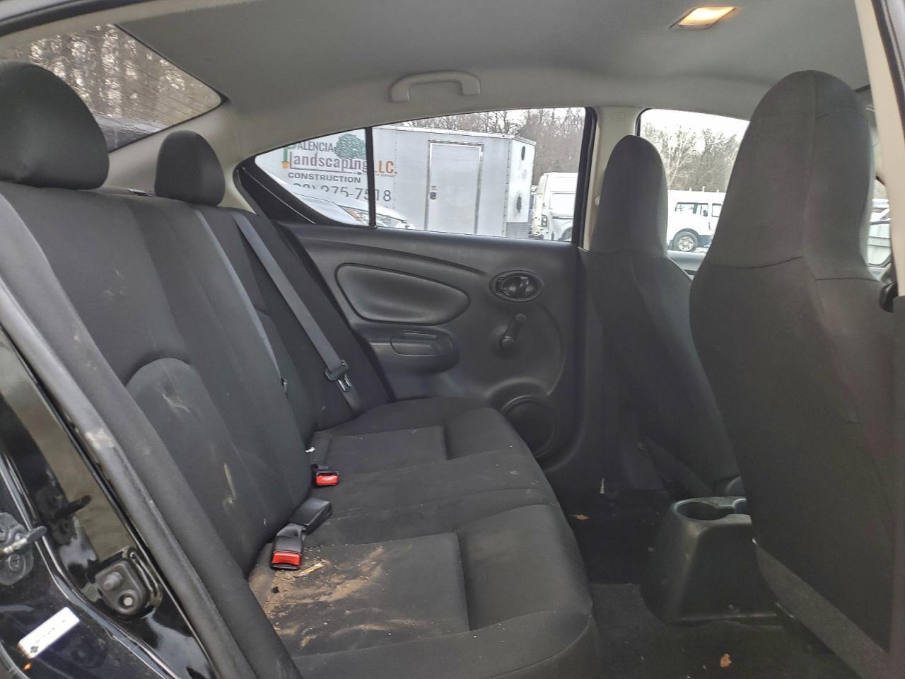 2017 NISSAN VERSA