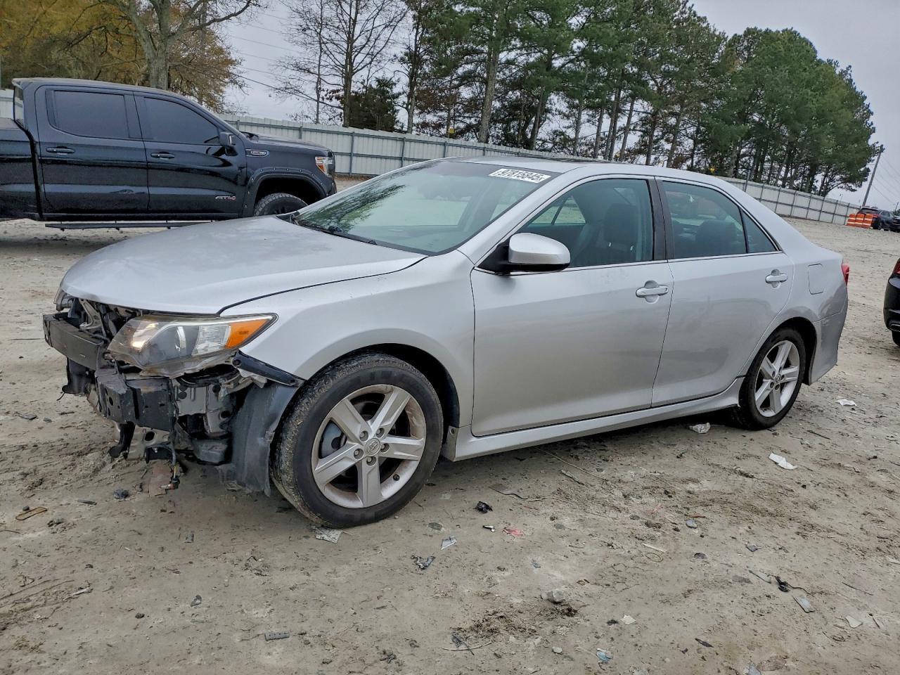 2014 TOYOTA CAMRY