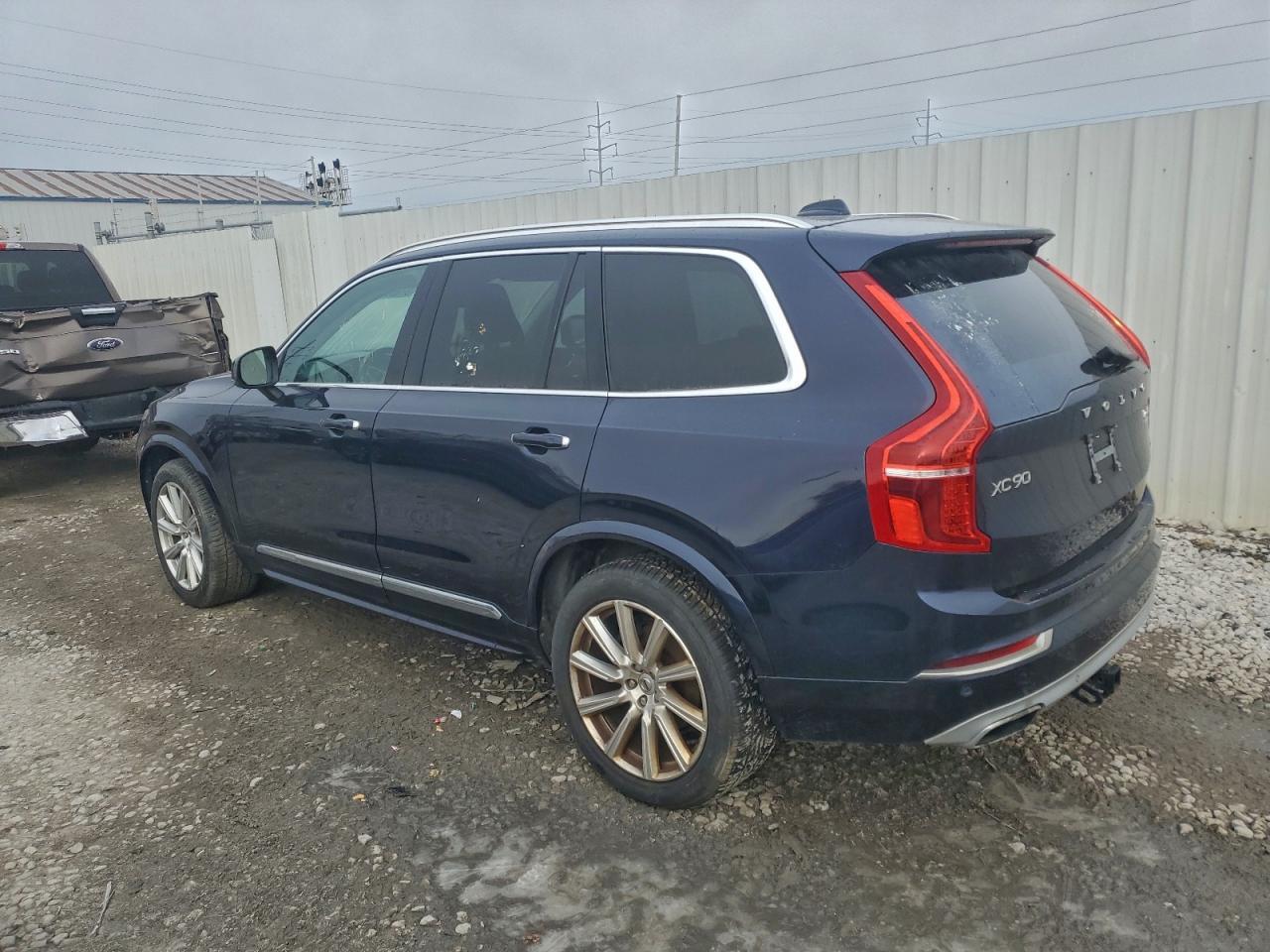 2016 VOLVO XC90